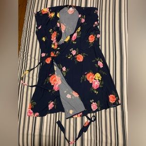 Old Navy short sleeve dress, woven wrap navy floral, size XL
